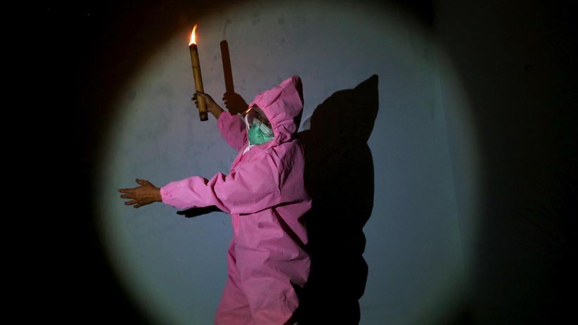 Seniman Surabaya Tampilkan Monolog Ancaman Corona di Era New Normal - Bagian 3