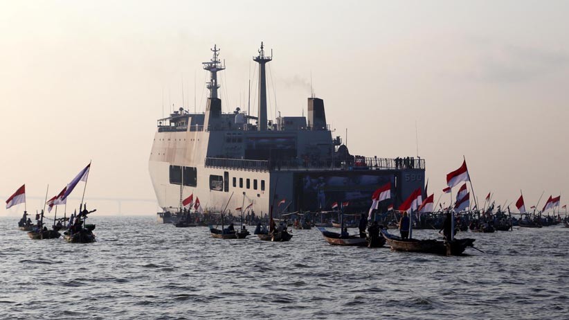 Ratusan Nelayan Surabaya Ikuti Baksos TNI AL - Bagian 2