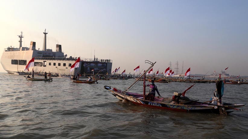 Ratusan Nelayan Surabaya Ikuti Baksos TNI AL - Bagian 1