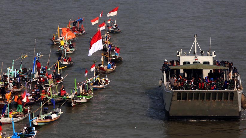 Ratusan Nelayan Surabaya Ikuti Baksos TNI AL - Bagian 3
