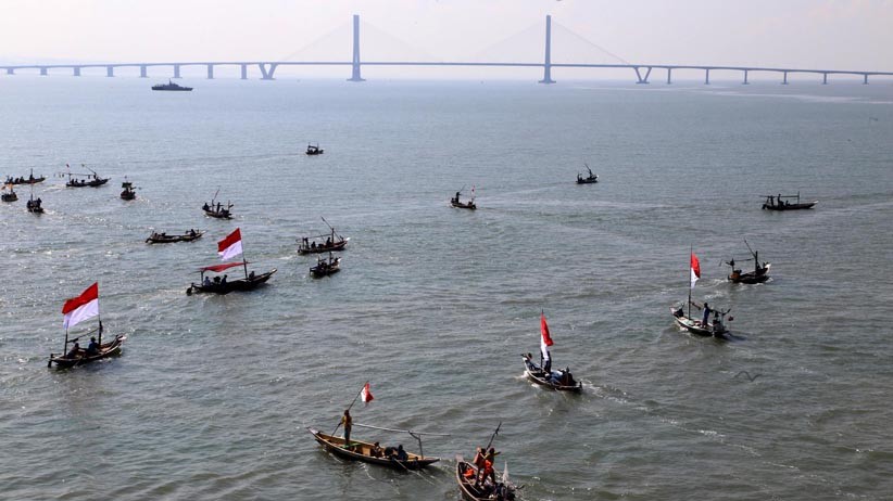 Ratusan Nelayan Surabaya Ikuti Baksos TNI AL - Bagian 6