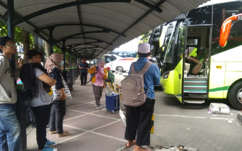 title Terminal Giwangan Mulai Dipadati Bus dari Surabaya Terminal Giwangan Mulai Dipadati Bus dari Surabaya