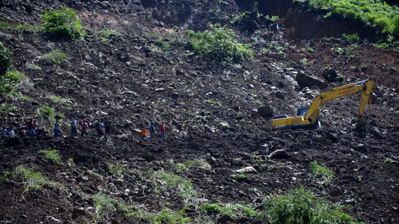 Tim SAR Temukan 1 Korban Tewas karena Tanah Longsor di Jeneponto - Bagian 3