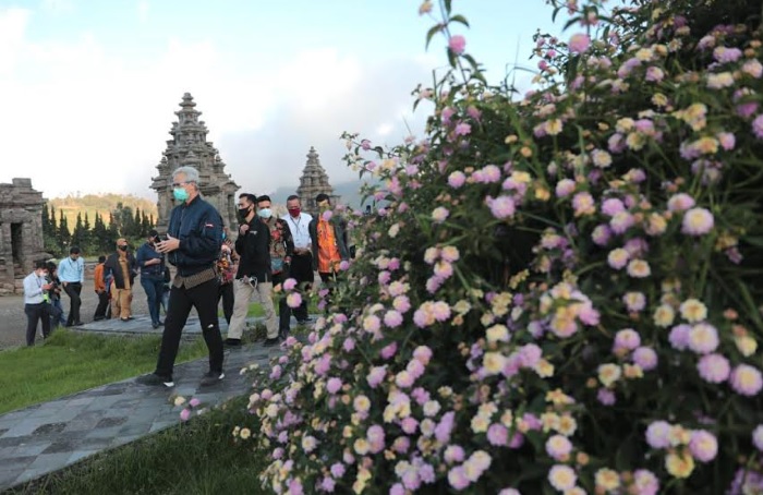 Tinjau Dieng, Ganjar Pranowo: Kondisi Belum Aman, Jangan Tergesa-gesa Dulu