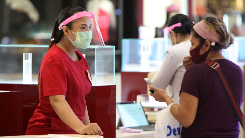 Promo Diskon hingga 70 Persen, Mal Kota Kasablanka Ramai Pengunjung - Bagian 5