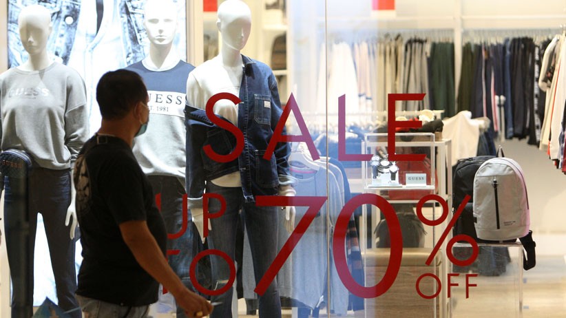 Promo Diskon hingga 70 Persen, Mal Kota Kasablanka Ramai Pengunjung - Bagian 3