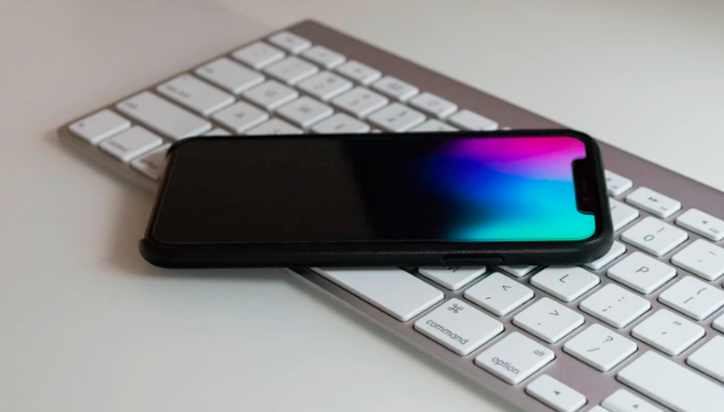 Unik, Pembersih Smartphone Ini Gunakan Ozon untuk Membunuh Kuman