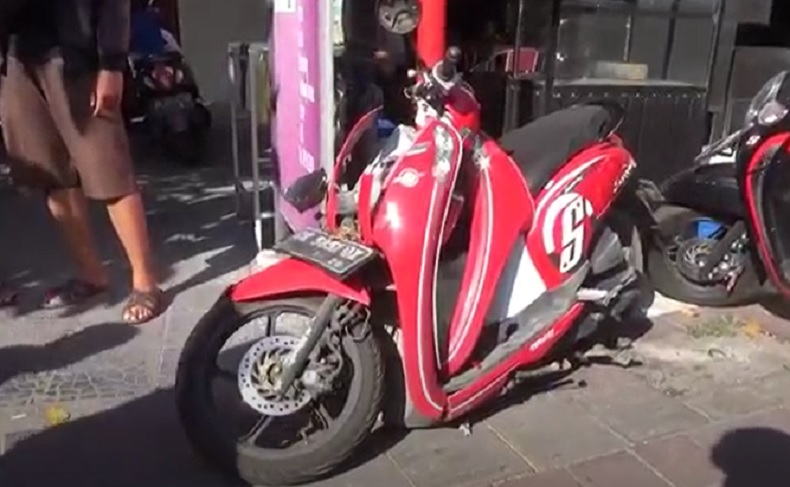 Pengendara Motor Tersangkut Benang Layangan di Denpasar Tewas