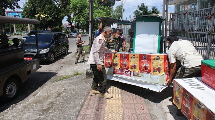 Berjualan di Trotoar, 20 Pedagang di Padang Ditertibkan Satpol PP