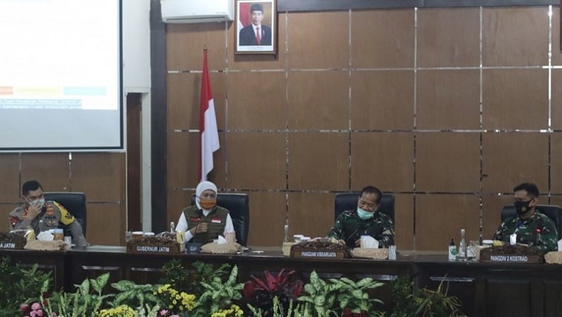 Rapat Evaluasi, Khofifah Putuskan Malang Raya Belum Bisa Terapkan Era Normal Baru