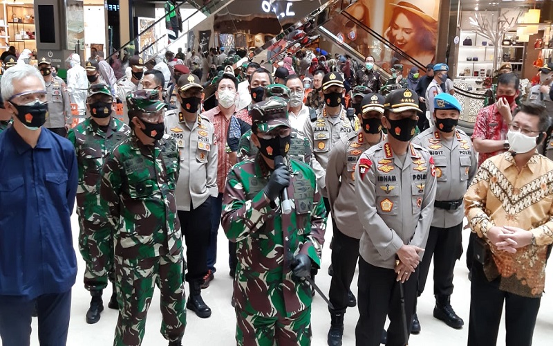 Panglima TNI dan Kapolri Blusukan ke Pasar dan Mal di Semarang