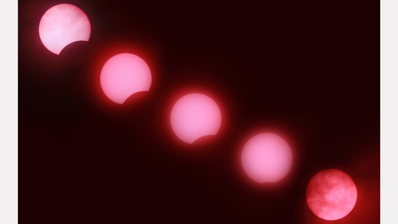 Penampakan Gerhana Matahari Sebagian di Langit Indonesia - Bagian 2