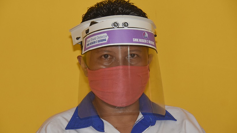 Guru SMKN 2 Lombok Barat Ciptakan Face Shield Dilengkapi Sensor Jarak - Bagian 2