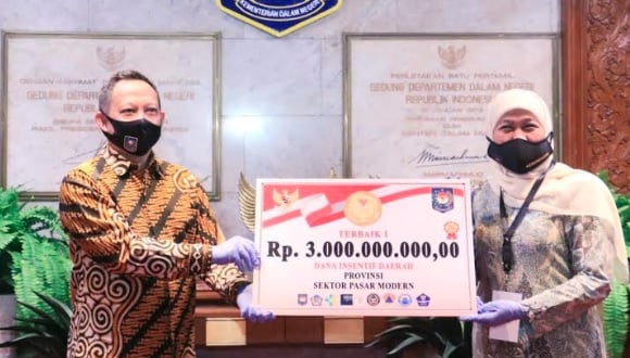 title Lumbung Pangan Jatim Juara Lomba Inovasi Daerah, Khofifah: Ini Guyuran Semangat Kami Lumbung Pangan Jatim Juara Lomba Inovasi Daerah, Khofifah: Ini Guyuran Semangat Kami