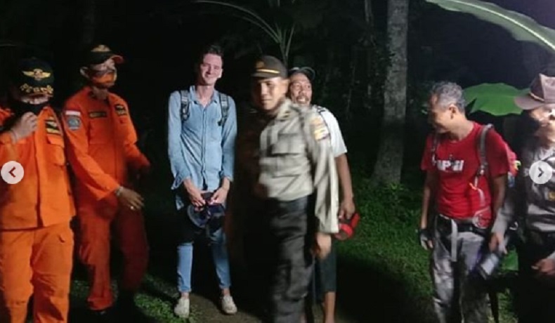 Tim SAR Temukan 2 Turis di Bali Tersesat dalam Hutan Karangasem