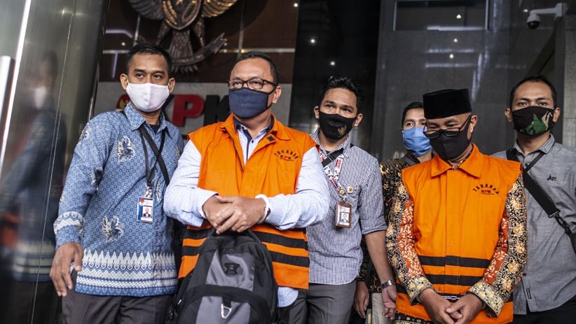 Tersangka Kasus Suap, 3 Mantan Anggota DPRD Jambi Ditahan KPK - Bagian 2