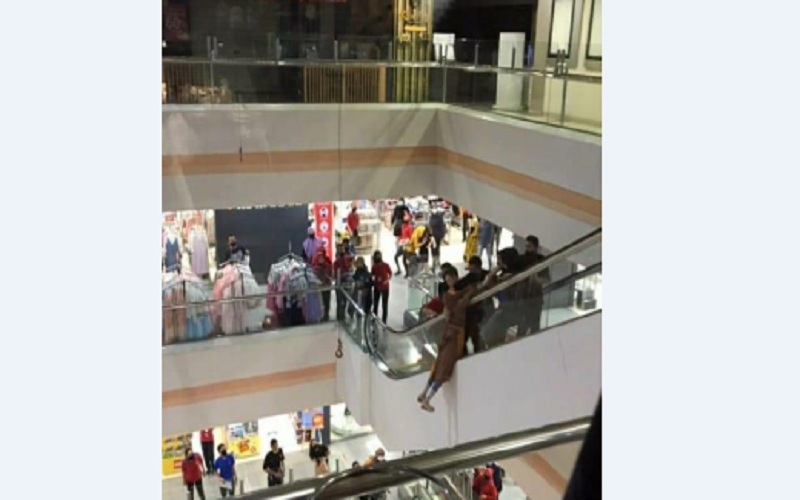 Kerap Diganggu Makhluk Halus, Perempuan Ini Coba Loncat dari Thamrin Plaza Medan