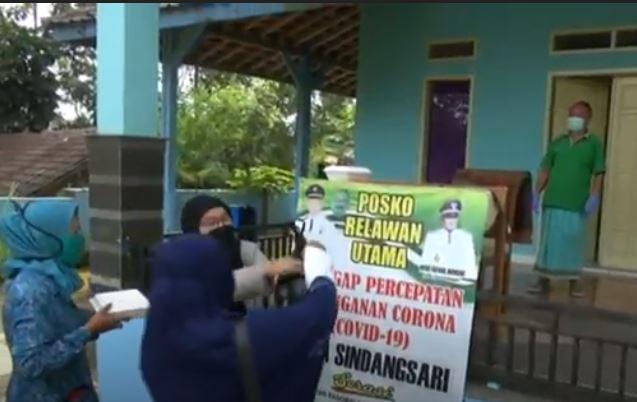 Patut Ditiru, Warga Subang Berikan Makanan kepada Pasien Positif Corona yang Isolasi Mandiri
