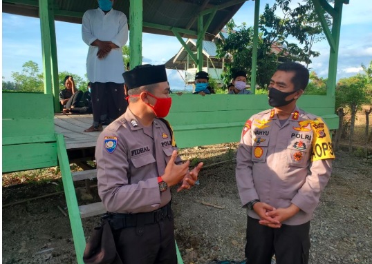 Kisah Para Polisi Dermawan, Sumbangkan Gaji Bantu Warga Terdampak Covid-19