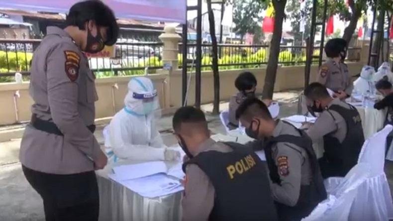 Ratusan Personel Polda Sumut Rapid Test dan Swab Test, 5 Reaktif Covid-19