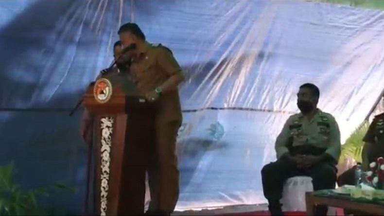 Asyik Berpidato, Bupati Ini Tiba-Tiba Ditegur Wakapolsek karena Tak Pakai Masker