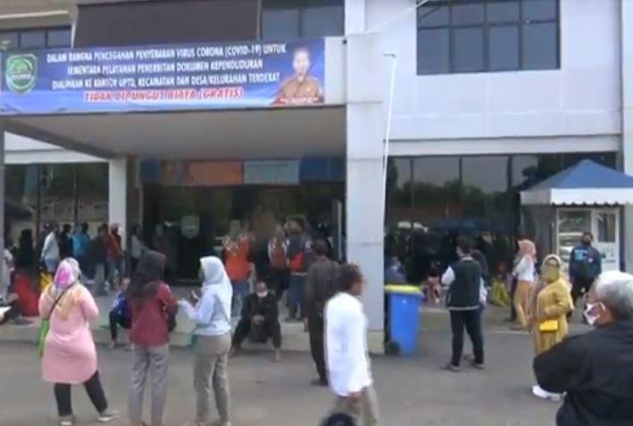 PPDB Zonasi, Warga Padati Disdukcapil Subang Ingin Ubah Alamat