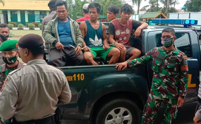 Tim Gabungan KLHK-TNI Tangkap Cukong Kayu di Mempawah