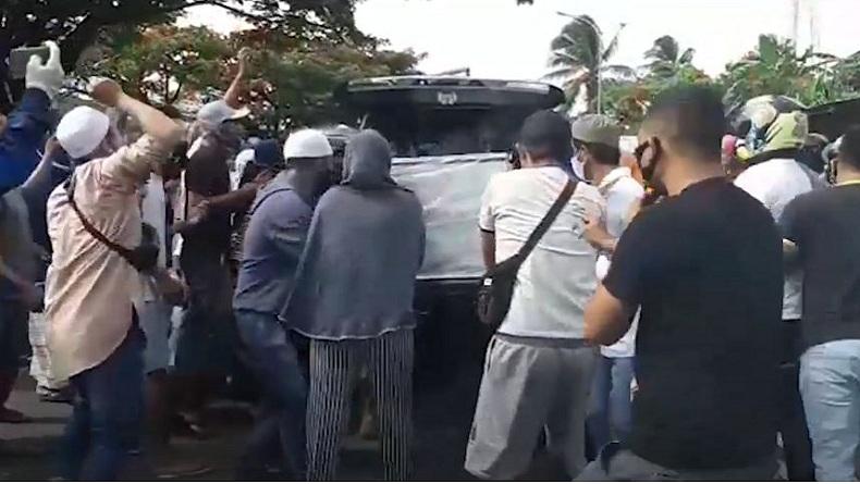 Polisi Tangkap 8 Pelaku Pengadangan dan Pengambilan Paksa Jenazah Covid-19 di Ambon