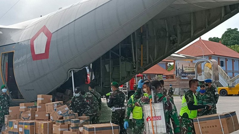 Gugus Tugas Covid-19 Kirimkan 305 Koli Bantuan Alat Kesehatan untuk Bali