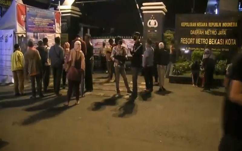 Pelayanan SIM Malam Hari di Polres Metro Bekasi Kota Ramai Pemohon