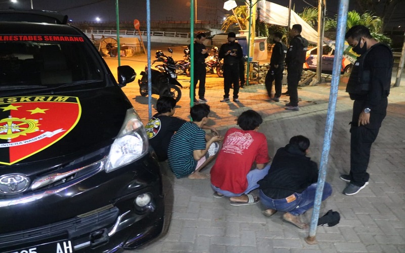 Ketahuan saat Akan Tawuran, 4 Remaja dan 3 Celurit Diamankan Polisi