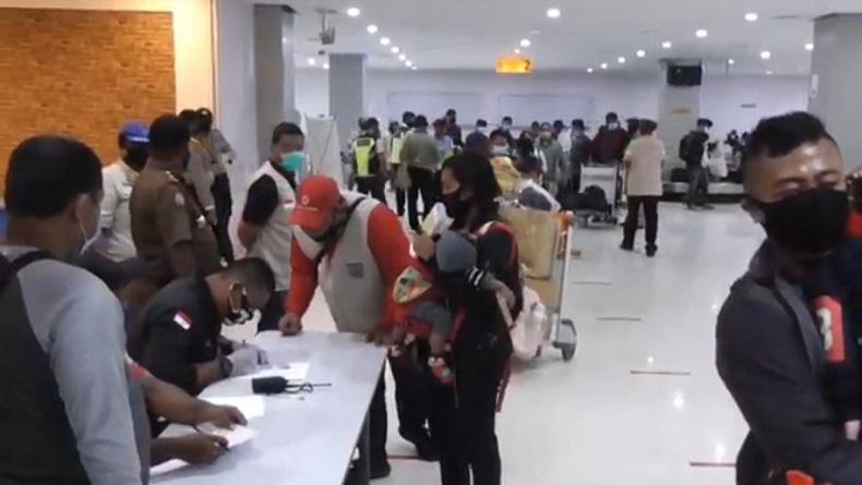 Duduk Perkara Penumpang Positif Covid-19 Lolos Naik Garuda Jakarta-Sorong 