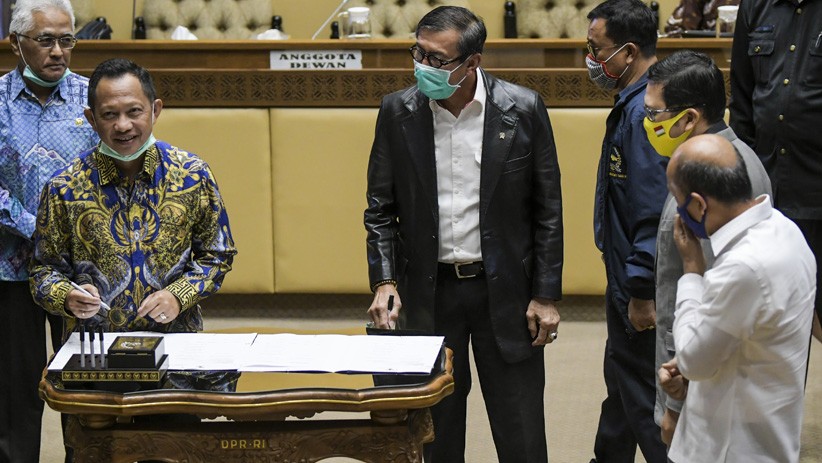 DPR Setujui Perppu Pilkada Jadi Undang-Undang - Bagian 1