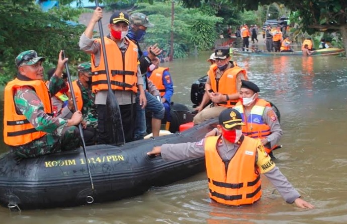 Banjir 2 Meter Rendam 7 Desa di Kotawaringin Barat, Ratusan Warga Diungsikan