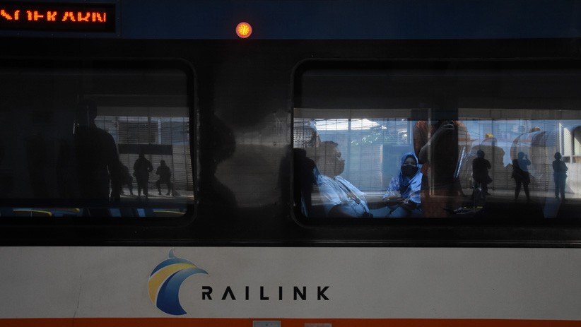 Kereta Api Bandara Internasional Soekarno-Hatta Kembali Beroperasi - Bagian 2