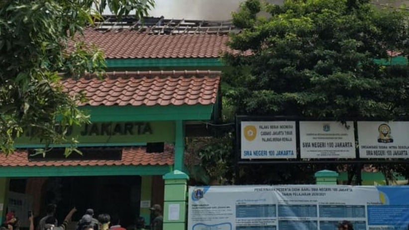 Ruang Kelas SMAN 100 Cipinang Ludes Terbakar - Bagian 4