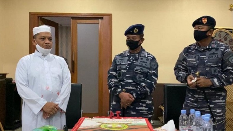 Momen Mesra Kapolda Maluku dan Danlantamal IX saat HUT Ke-74 Bhayangkara