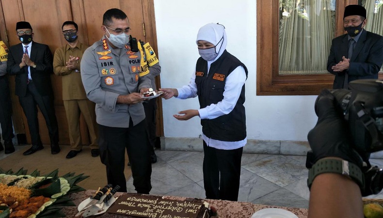 title HUT Ke-74 Bhayangkara, Khofifah Ingatkan Tak Ada yang Kebal dari Covid-19 HUT Ke-74 Bhayangkara, Khofifah Ingatkan Tak Ada yang Kebal dari Covid-19