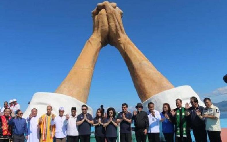 Manado Doa Bersama selama 5 Menit Memohon agar Pandemi Covid-19 Segera Berlalu