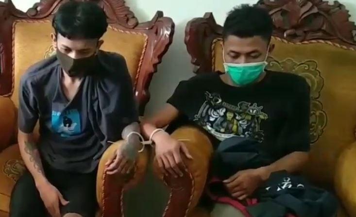 2 Laki-Laki Ditangkap di Vila Kota Batu, Ribuan Pil Koplo dalam 2 Toples Diamankan