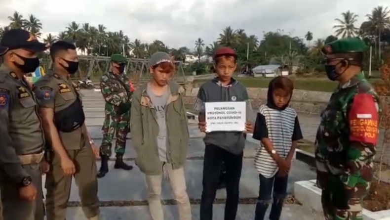 Tak Pakai Masker, Remaja Sumbar Dihukum Menghafal Pancasila oleh TNI