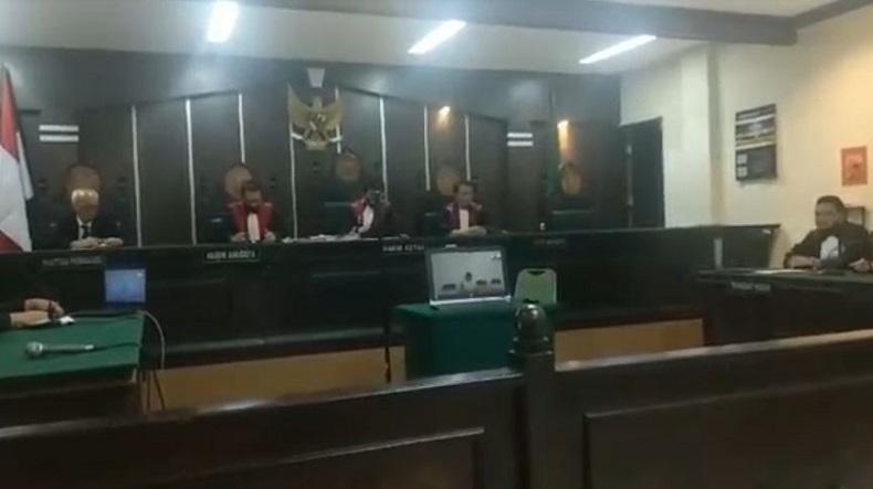 Anak yang Bunuh dan Cor Mayat Ayah di Musala Divonis 20 Tahun Penjara, Ibunya 10 Tahun