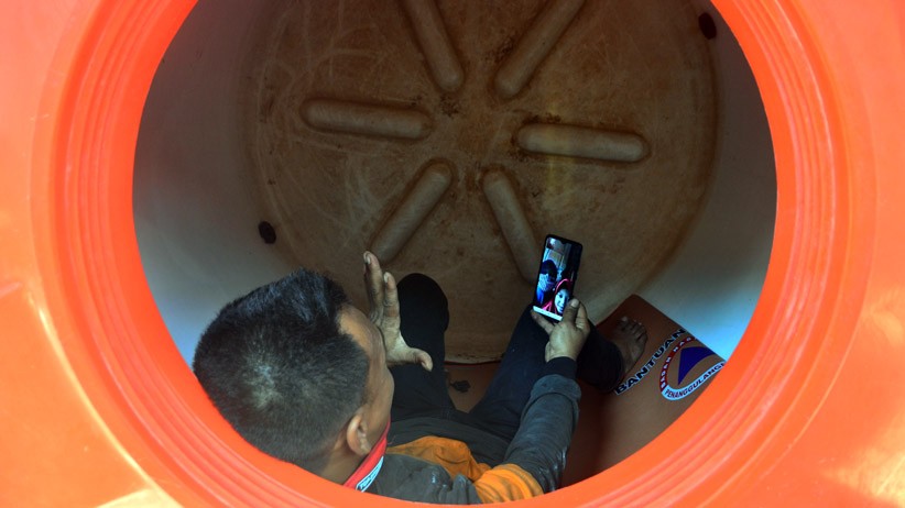 Relawan Covid-19 Ini Isolasi Mandiri di Tangki Air sejak Dua Bulan - Bagian 2