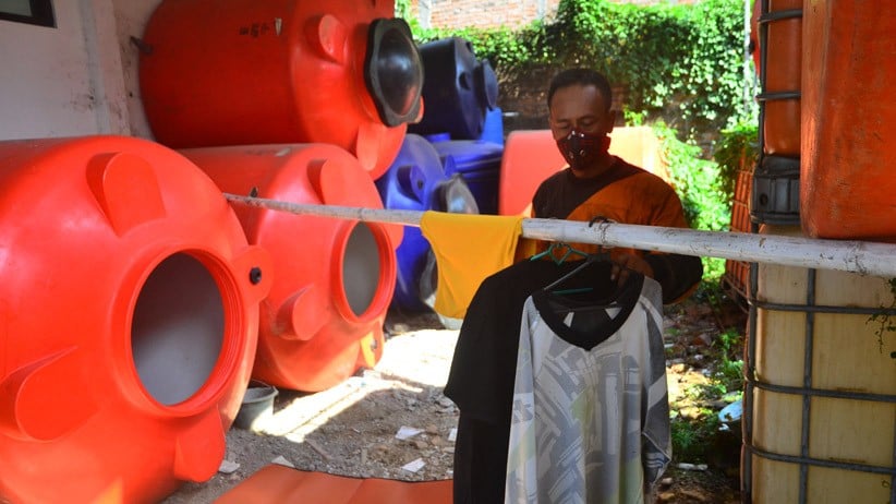 Relawan Covid-19 Ini Isolasi Mandiri di Tangki Air sejak Dua Bulan - Bagian 3