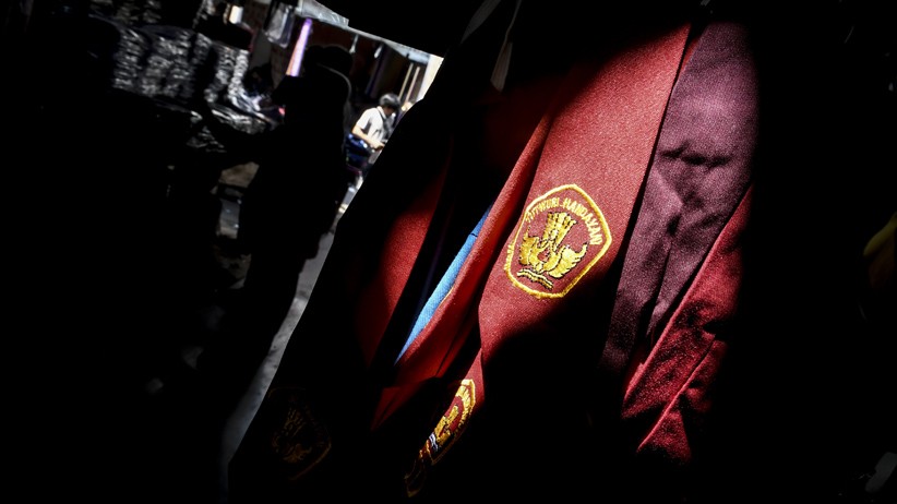Jelang Tahun Ajaran Baru, Penjualan Seragam Sekolah Sepi Pembeli - Bagian 2