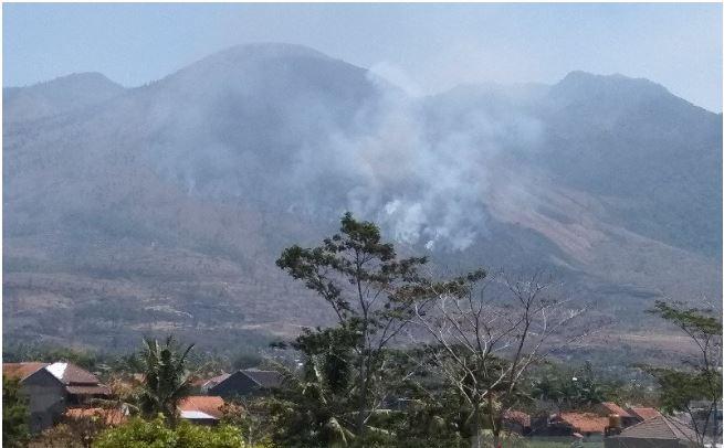 Petugas Gabungan Cari Pendaki yang Hilang di Gunung Guntur