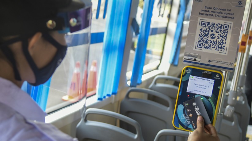 Transjakarta Uji Coba 2 Bus Listrik Rute Balai Kota-Blok M - Bagian 1