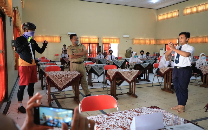 Ganjar Akan Sampaikan Keluhan Siswa saat PPDB ke Nadiem Makarim