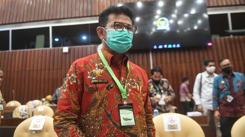 Pakai Kalung Antivirus Corona, Menteri Pertanian Ikuti Rapat bersama DPR - Bagian 1