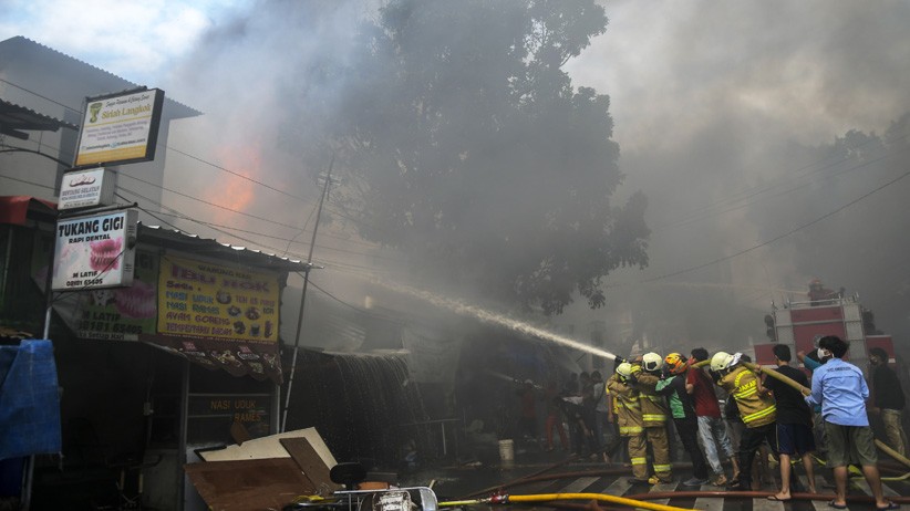 40 Toko di Jalan Minangkabau Barat Manggarai Ludes Terbakar - Bagian 2
